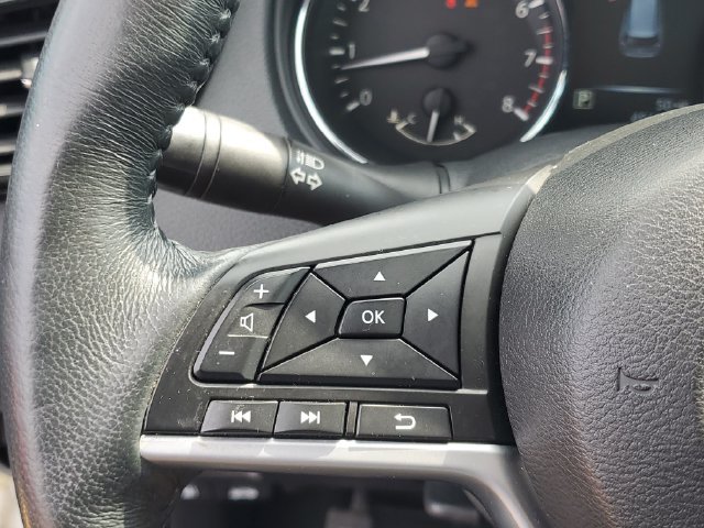 Used 2017 Nissan Rogue SL AWD/4WD image 22