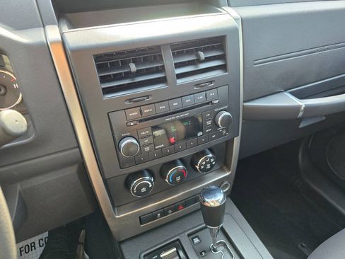 Used 2012 Jeep Liberty Sport AWD/4WD image 15