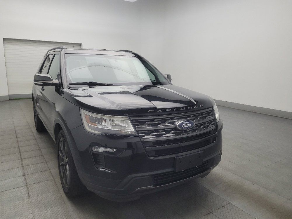 Used 2018 Ford Explorer XLT w/ Equipment Group 202A FWD image 13