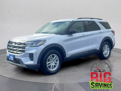 New 2026 Ford Explorer Active AWD/4WD image 1