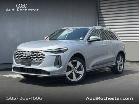 Used 2025 Audi Q5 Premium Plus w/ Premium Plus AWD/4WD image 1