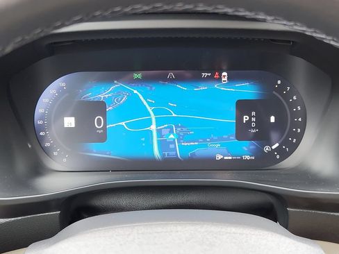 Certified 2025 Volvo XC40 B5 Plus AWD/4WD image 20