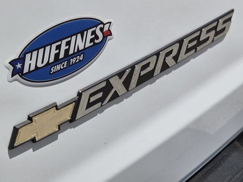 Used 2025 Chevrolet Express 2500 w/ Driver Convenience Package RWD image 10