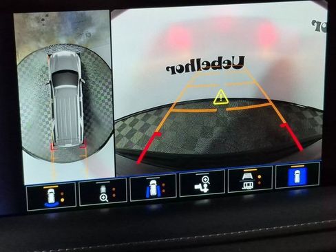 Used 2022 Chevrolet Tahoe LT w/ LT Signature Plus Package image 19