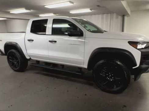 Used 2025 Chevrolet Colorado Trail Boss AWD/4WD image 2
