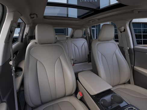 New 2023 Lincoln Nautilus Reserve w/ Equipment Group 202A AWD/4WD image 10