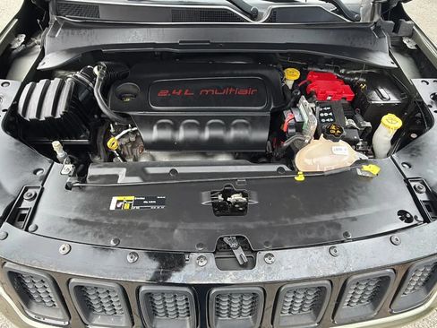 Used 2019 Jeep Compass Latitude AWD/4WD image 25
