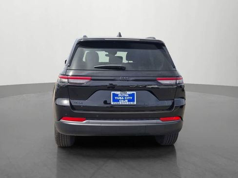 New 2026 Jeep Grand Cherokee Altitude image 5