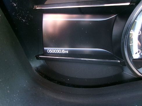 Used 2018 Ford Explorer XLT w/ Equipment Group 201A image 18