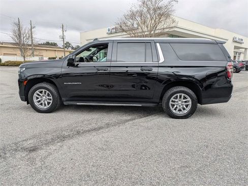 Used 2023 Chevrolet Suburban LT image 8