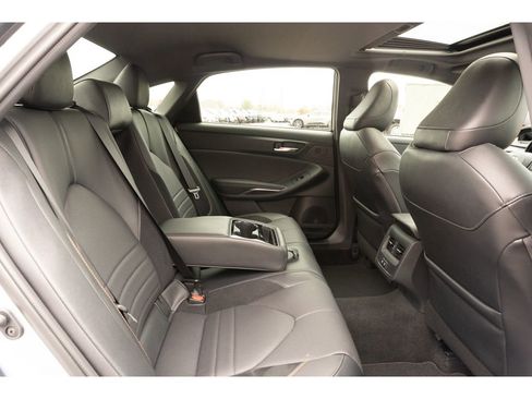 Used 2020 Toyota Avalon XSE image 17