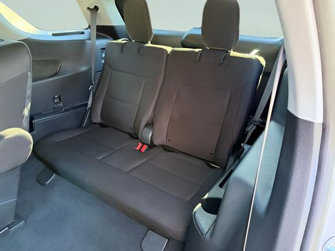 Certified 2022 Ford Explorer XLT AWD/4WD image 8