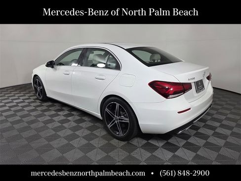 Used 2019 Mercedes-Benz A 220 image 4