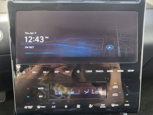 Used 2024 Hyundai Tucson Limited image 34