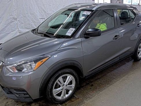Used 2019 Nissan Kicks S image 1