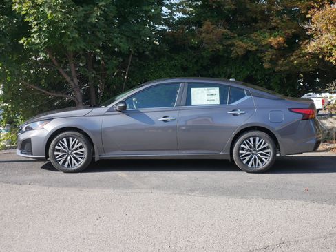 New 2025 Nissan Altima 2.5 SV image 13