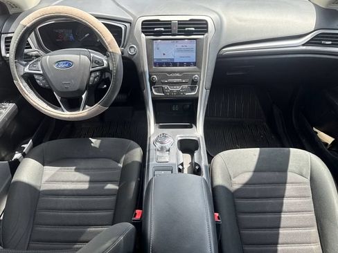 Used 2020 Ford Fusion SE FWD image 11