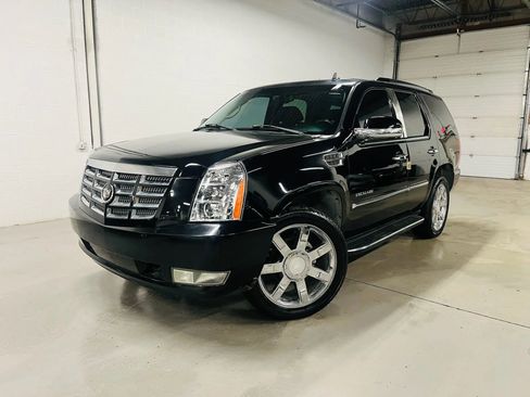 Used 2007 Cadillac Escalade AWD w/ Information Package image 1