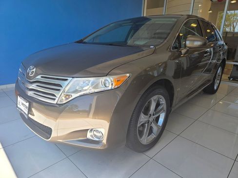 Used 2011 Toyota Venza w/ Premium Pkg #2 FWD image 1