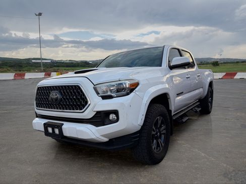 Used 2019 Toyota Tacoma TRD Sport AWD/4WD image 5