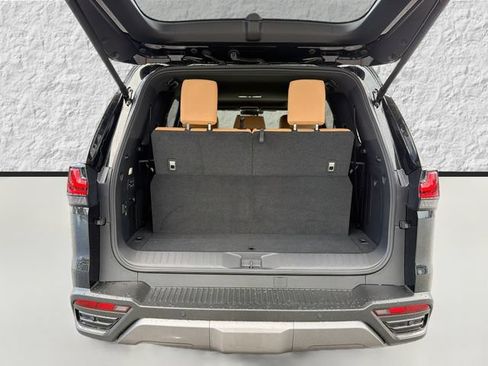 New 2026 Lexus LX 600 4WD w/ Luxury Package image 12