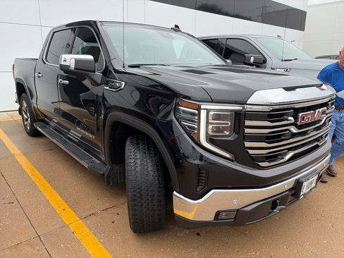 Used 2024 GMC Sierra 1500 SLT w/ SLT Premium Plus Package AWD/4WD image 2