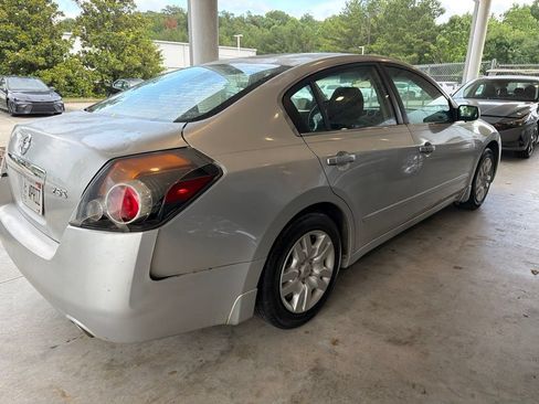Used 2009 Nissan Altima 2.5 S w/ Convenience Pkg FWD image 3