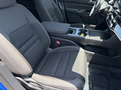 Used 2025 Honda Prologue EX image 23