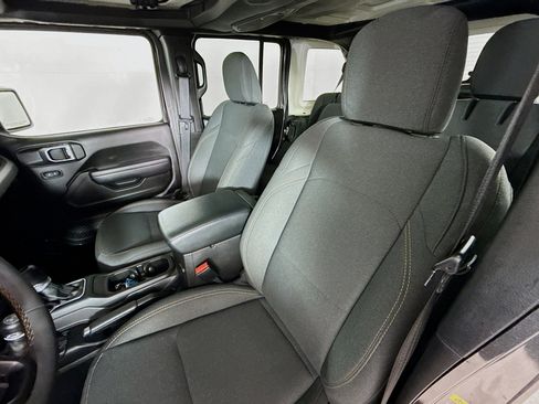 Used 2024 Jeep Wrangler Unlimited image 24