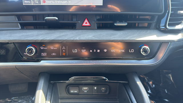 Certified 2025 Kia Sportage X-Line AWD/4WD image 18