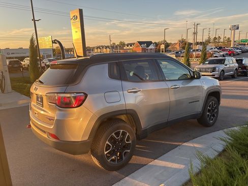 Used 2019 Jeep Compass Trailhawk image 6