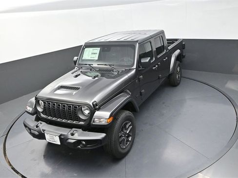 New 2025 Jeep Gladiator Sport image 11
