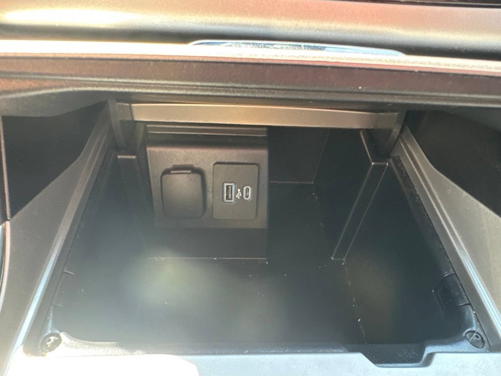Used 2021 Ford Explorer XLT w/ Equipment Group 202A AWD/4WD image 24