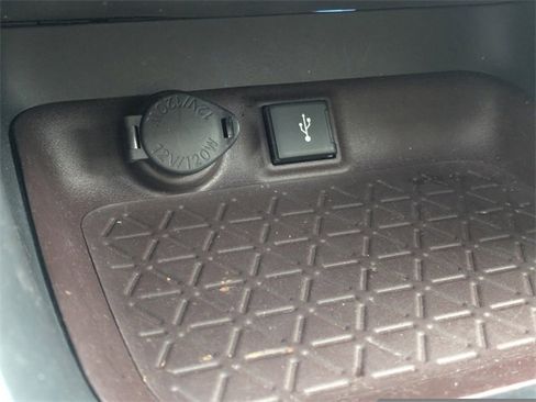 Used 2020 Toyota RAV4 Limited image 26