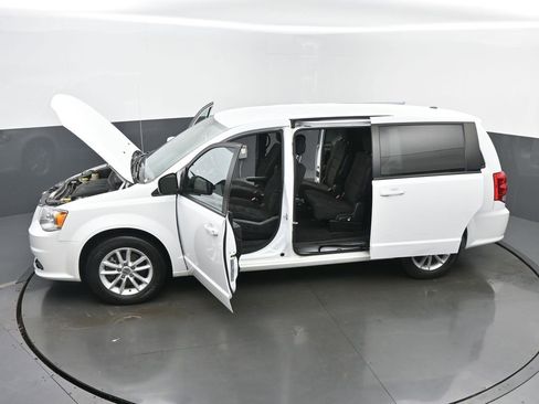 Used 2020 Dodge Grand Caravan SE image 63