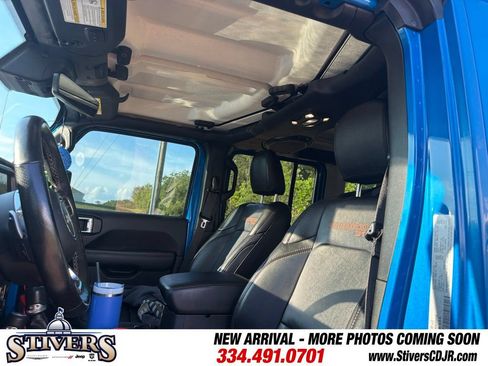 Used 2022 Jeep Wrangler Unlimited Rubicon w/ Dual Top Group AWD/4WD image 12