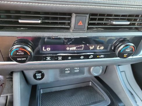 Used 2025 Nissan Rogue SV AWD/4WD image 22