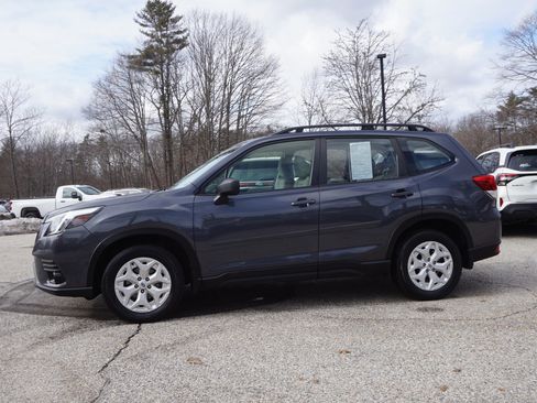 Used 2023 Subaru Forester Base image 8