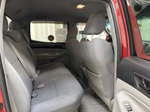 Used 2010 Toyota Tacoma Base image 26