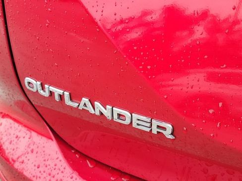 Used 2024 Mitsubishi Outlander SE FWD image 10