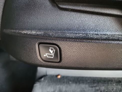 Used 2023 Kia Sorento LX image 26