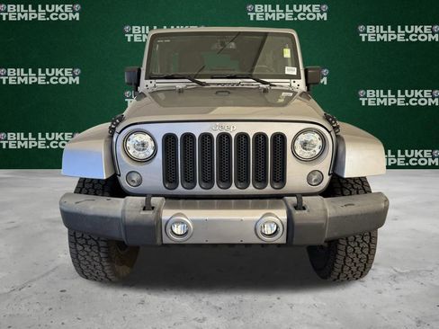 Used 2018 Jeep Wrangler Unlimited Sahara w/ Connectivity Group image 8
