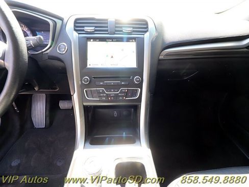 Used 2018 Ford Fusion Energi SE image 18