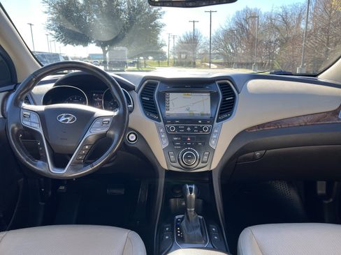 Used 2017 Hyundai Santa Fe SE Ultimate image 28