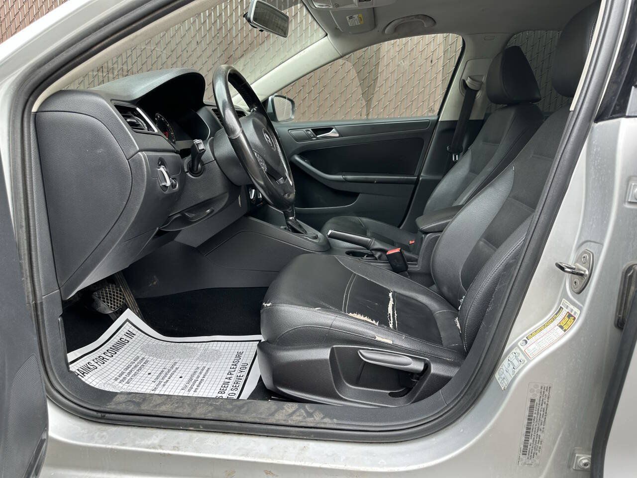 Used 2011 Volkswagen Jetta SE FWD image 9