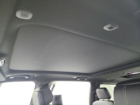 New 2026 Jeep Grand Wagoneer Summit AWD/4WD image 23