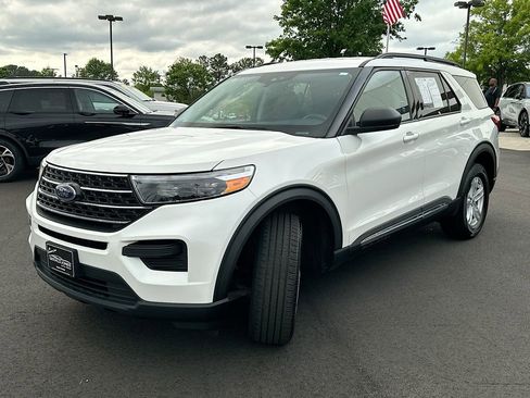 Used 2023 Ford Explorer XLT w/ Class IV Trailer Tow Package AWD/4WD image 2
