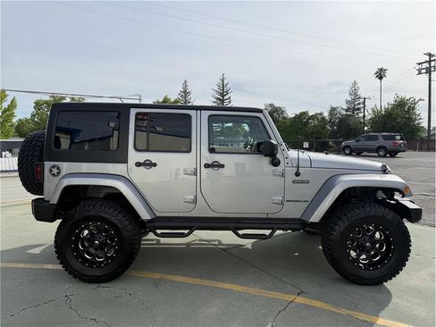 Used 2016 Jeep Wrangler Unlimited Sport AWD/4WD image 5
