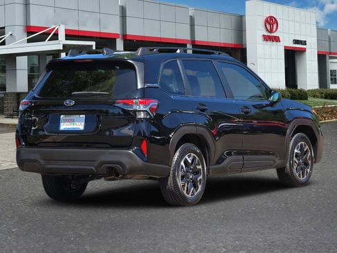 Used 2025 Subaru Forester Premium AWD/4WD image 4