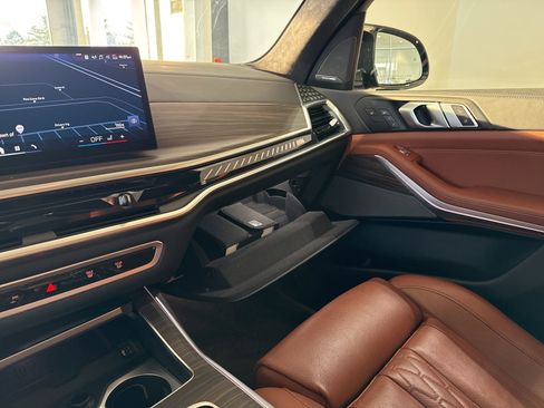 Certified 2025 BMW X7 M60i image 27